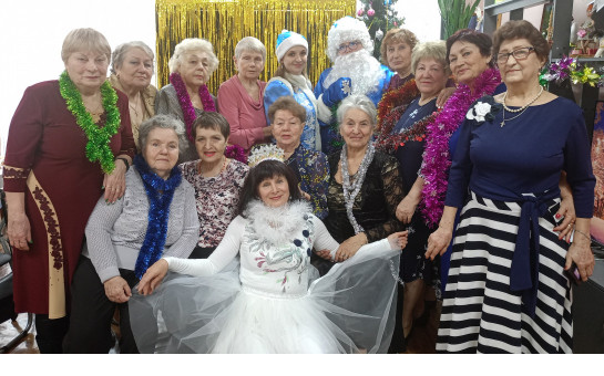 Новый год стучится в дверь
